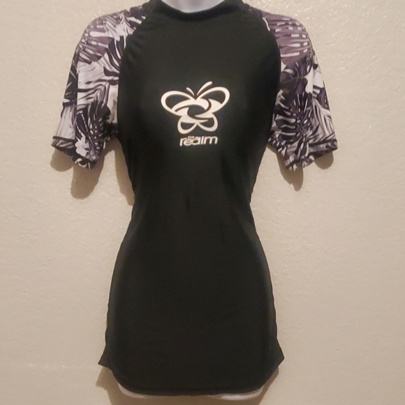 💚5/$25 The Realm Black Rash Guard Swim Surf Shirt Fitted Ruched PSize Medium - Picture 2 of 6